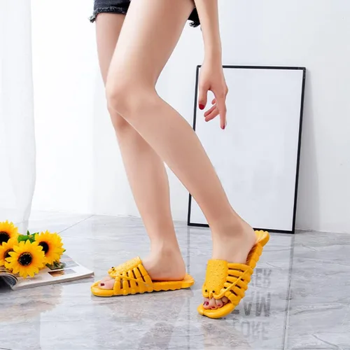 Vista 4 de Kvikci Pantuflas de langosta, unisex de verano, divertidas sandalias de lubina, sandalias de langosta para parejas, zapatos de baño