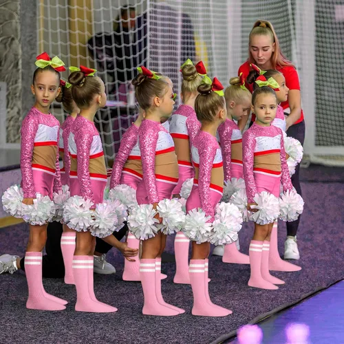 Vista 3 de Unittype 6 pares de calcetines de fútbol para niños pequeños, calcetines de fútbol a rayas juveniles, regalo de Navidad para niños y niñas de 4 a 14