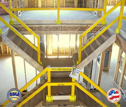 Vista 3 de Safety Boot SB024-B - Base de barandilla amarilla compatible con OSHA con ranuras para puntera (24 unidades)