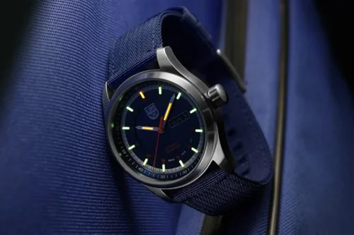 Vista 7 de Luminox Atacama Field Reloj azul automático fabricado en Suiza XL1903 Azul Patchwork Casilla