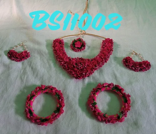 Vista 3 de Dazzlegems - Juego de joyas de flores indias Gota Patti para Haldi Mehandi, baby shower, boda, mujeres y niñas, el mejor regalo para Año Nuevo