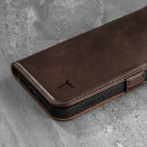 Vista 6 de TORRO Funda compatible con iPhone 13 Mini - Funda de piel prémium tipo cartera con función atril y ranuras para tarjetas (marrón oscuro)