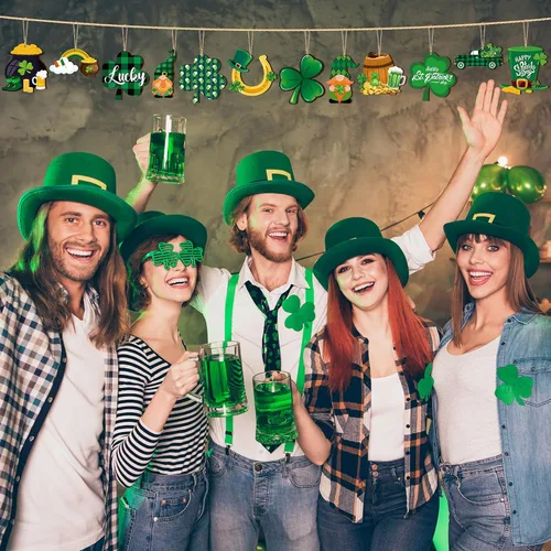 Vista 3 de Ferraycle 36 adornos de árbol del día de San Patricio, adornos de madera de trébol para árboles pequeños, decoraciones de trébol, gnomo, trébol