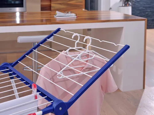 Vista 3 de Leifheit Pegasus 200 - Aireador de ropa de pie sólido con accesorios, perchero plegable para exteriores e interiores, 65.6 ft con 4 clips para secar