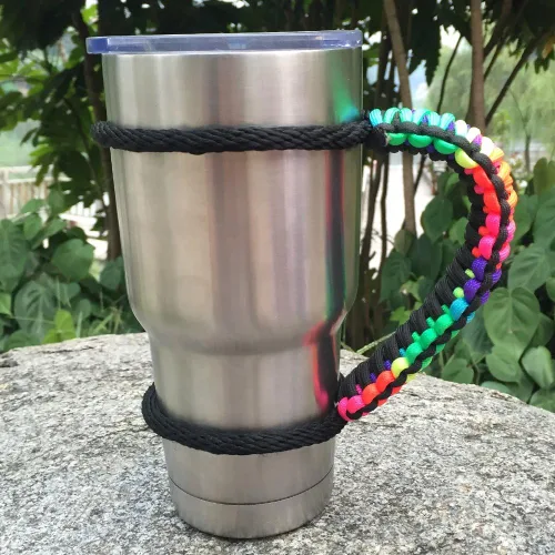 Vista 9 de Mango de Paracord hecho a mano para vaso Yeti/Rtic/Ozark Trail Rambler de 30 onzas (negro)