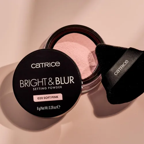 Vista 7 de Catrice Polvo fijador suelto Bright & Blur Sin fragancia, ligero, acabado difuminador instantáneo Vegano y libre de crueldad (020 Rosa suave)