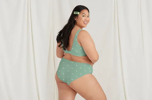 Vista 7 de MeUndies Brasier elástico de algodón orgánico con cuello en V, cómodo bralette para mujer, sin aros, tela exclusiva de Tienda