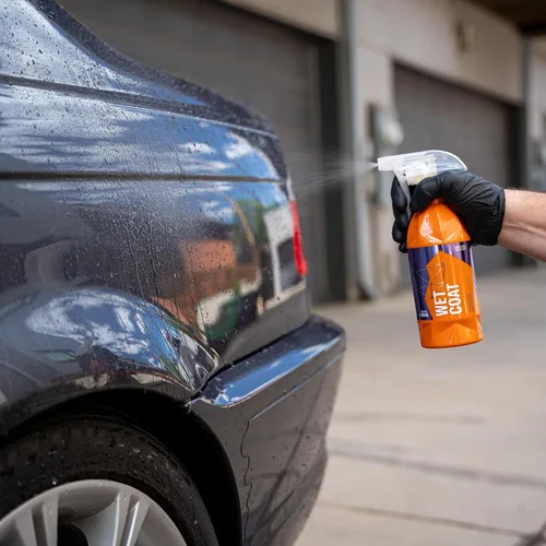 Vista 7 de GYEON Wet Coat - Revestimiento en aerosol de cerámica hidrofóbica de 16.9 fl oz para automóviles, soluciones de alto brillo para ruedas de pintura