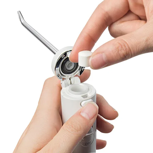 Vista 7 de Waterpik Cabezales de cepillo de repuesto compactos con fundas para cepillo de dientes Sonic-Fusion SFRB-2EW, 2 tabletas de repuesto de hilo dental