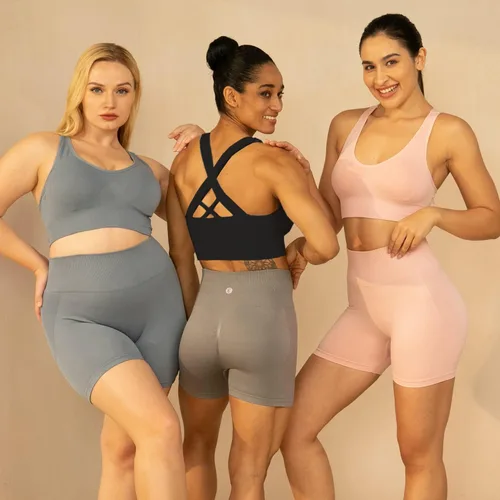 Vista 2 de Evercute - Brasier deportivo para mujer con relleno, soporte medio, tirantes cruzados y ajustables, sin costuras, para yoga, ejercicio atlético