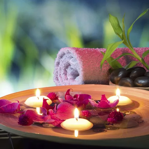 Vista 5 de Velas flotantes blancas de 6 horas, velas de cera de agua de piscina pequeñas sin perfume de 2 pulgadas para jarrón cilíndrico, centro de mesa