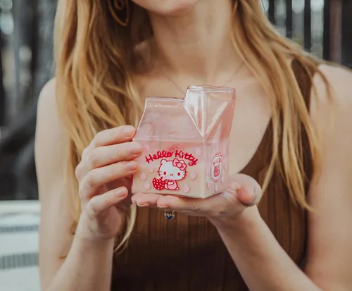 Vista 7 de Hello Kitty Sanrio - Cartón de leche de fresa, jarra pequeña para crema Capacidad para 12 onzas