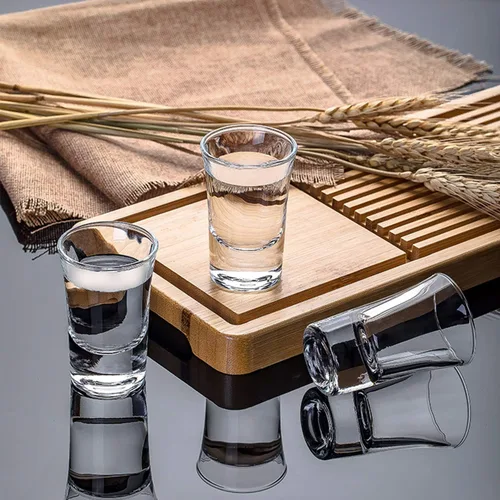 Vista 7 de Juego de 40 vasos de chupito a granel, vasos de chupito de whisky de 1.5 onzas con base pesada, vasos de chupito de vidrio transparente para whisky