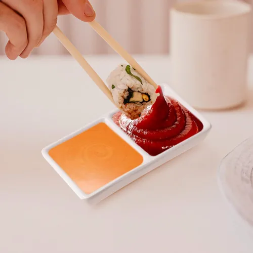 Vista 4 de Kichvoe Plato de cerámica de 2 compartimentos para aperitivos divididos, bandeja para servir aperitivos para salsa de soja, vinagre, ketchup