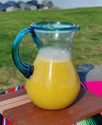 Vista 6 de Jarra mexicana de vidrio soplado a mano, borde y mango Aqua (84 oz)