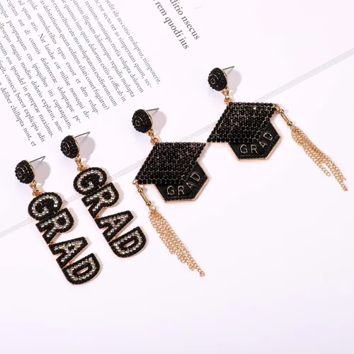 Vista 5 de 2 pares de aretes de graduación para mujer, regalos de graduación 2024 para ella, juego de aretes de graduación con cuentas de diamantes
