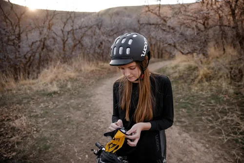 Vista 6 de woom TENS - Guantes de bicicleta para niños y jóvenes, protección completa con agarre para ciclismo de carretera y ciclismo de montaña