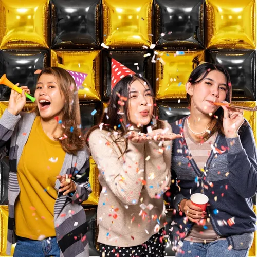 Vista 5 de Globos cuadrados metálicos dorados y negros de doble cara para pared, globos de aluminio cromado de 19 pulgadas, kit de arco de túnel para despedida