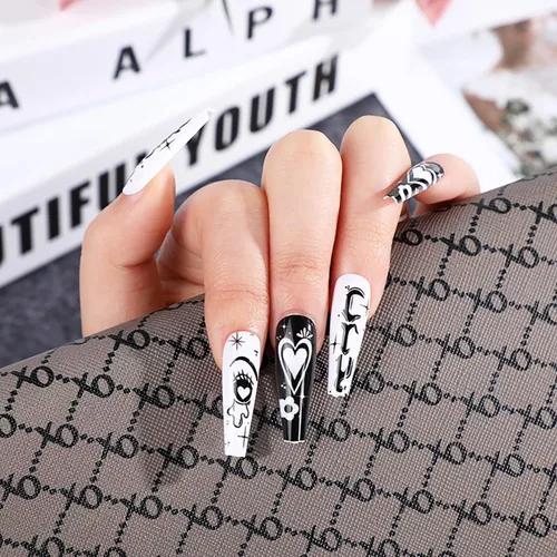 Vista 3 de 24 uñas postizas largas a presión de ataúd blanco y negro, uñas postizas reutilizables con diseño de patrón de ojos de cuadrícula de corazón, uñas