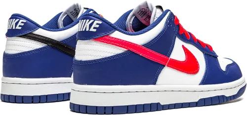 Vista 434 de Nike Kid's Dunk Low Sneaker