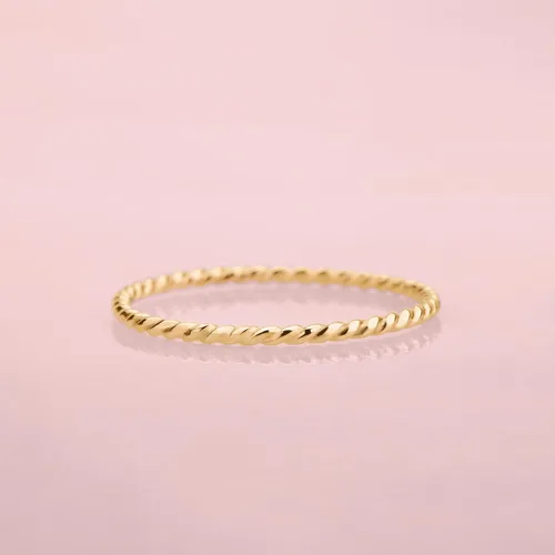 Vista 4 de Melanie Golden Jewelry Braided Rope Stacking Ring Elegant Twist 1mm Skinny Stackable Stack Ring Band in Silver, Gold, or Rose Gold Comfort Fit