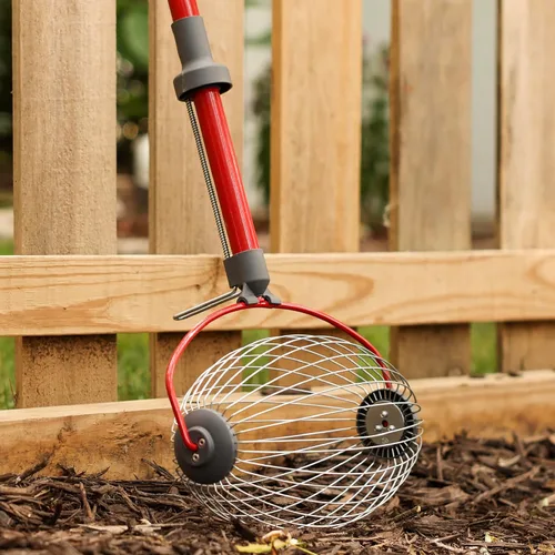 Vista 8 de GARDEN WEASEL - Rodillo recolector de frutos secos grande para nueces, pelotas de tenis, manzanas Steel cage collector tool with ergonomic handle.