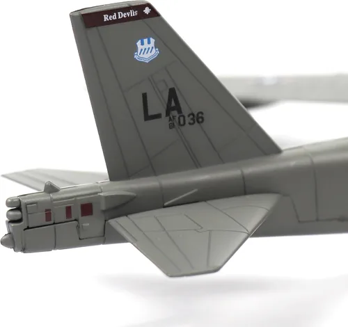 Vista 4 de NUOTIE 1/200 Escala B-52 (Stratofortress) Bombardero estratégico subsónico a chorro de largo alcance fundido a presión modelo de avión militar