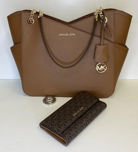 Vista 3 de Michael Kors Jet Set - bolsa de hombro para viaje con cadena grande, cartera triple Michael Kors Jet Set.