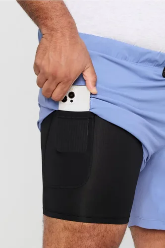 Vista 63 de Fabletics The One - Pantalón corto para hombre (forro), entrenamiento, natación, ligero, de secado rápido, bolsillo con cremallera, tejido elástico