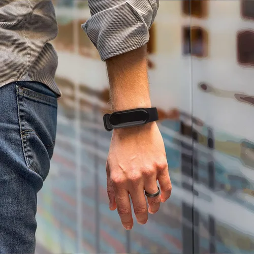 Vista 9 de Wanme Bandas para Amazfit Band 5 correas de repuesto para mujeres y hombres, paquete de 2 correas deportivas de silicona compatibles con Amazfit