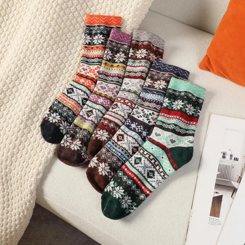 Vista 2 de Loiyadn Calcetines de lana para mujer, 5 pares de calcetines gruesos y suaves para mujer, calcetines de invierno para mujeres y hombres, calcetines