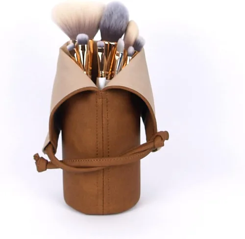 Vista 4 de Soporte para brochas de maquillaje de viaje, bolsa vegana hecha a mano, bolsa de piel sintética, organizador de maquillaje marrón, organizador