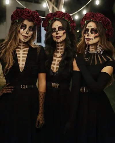 Vista 6 de WOVOWOVO Diademas florales de corona de rosas oscuras para mujer, diadema de rosas falsas rojas para festivales, Halloween, cosplay, disfraces