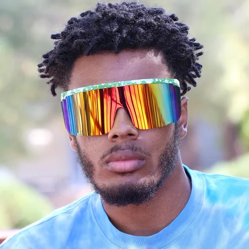 Vista 5 de Gafas de sol impecables unisex de gran tamaño con lentes espejadas, montura negra mate
