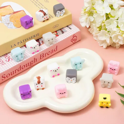 Vista 9 de Paquete de 40 juguetes esponjosos Mochi, mini cubo Kawaii de animales