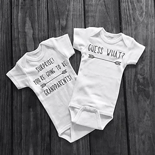 Vista 4 de Bump and Beyond Designs Body sorpresa para recién nacido con anuncio de embarazo