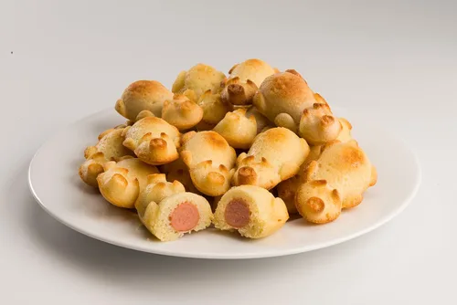 Vista 4 de Mobi 12 Little Pigs in a Blanket - Molde de silicona para hornear, color rosa