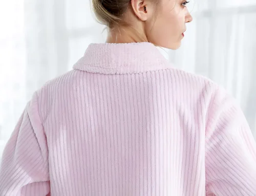 Vista 6 de Chaqueta de cama con cuello de chal de forro polar coral con aguja azul para mujer