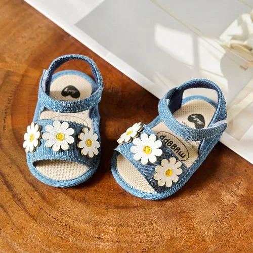 Vista 4 de Ohwawadi Sandalias para bebés niños y niñas, suela suave, vestido de boda, zapatos planos, sandalias de playa, zapatos de cuna para recién nacidos