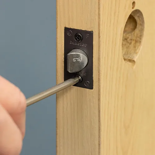 Vista 6 de Master Lock SLCHPV10B - Manija de puerta de privacidad comercial de grado 2, acabado de bronce aceitado