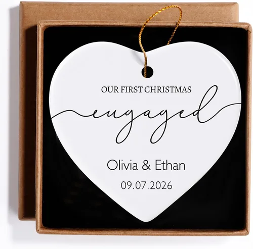 Vista 19 de Adorno personalizado para casados de primera Navidad 2026, regalos de compromiso para parejas, adorno de boda personalizado para recién casados
