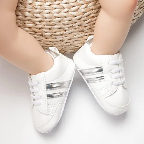Vista 2 de Tenis unisex de piel sintética de alta calidad para bebé, suela antideslizante suave, para recién nacidos, zapatos de casa para cuna