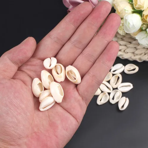 Vista 3 de 100 cuentas de concha de cauri, cuentas de concha en espiral natural blanca para hacer joyas, conchas de cowrie de playa de verano