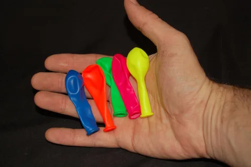 Vista 9 de DIRECTGLOW LLC Platos de fiesta reactivos Blacklight (20, 10.25 pulgadas)