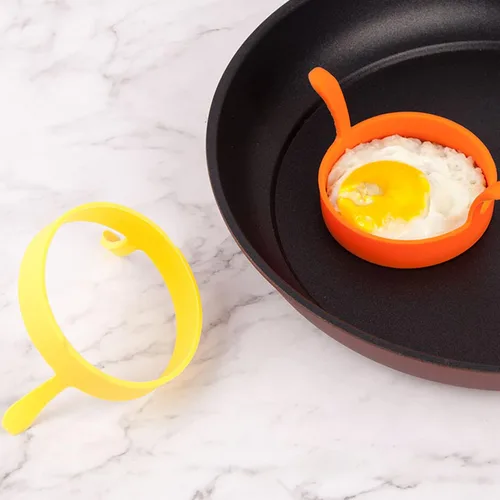 Vista 2 de Paquete de 4 anillos de silicona para huevos, anillos de huevo antiadherentes, moldes para cocinar, anillos perfectos para huevos fritos