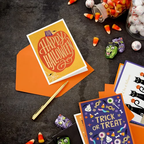 Vista 2 de Hallmark Surtido de tarjetas de Halloween, Boo to You (36 tarjetas con sobres)