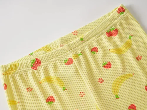 Vista 5 de Beezizac Conjunto de pijama para niñas pequeñas y niñas pequeñas, diseño floral, fresa, camiseta y pantalones, talla 2T-10