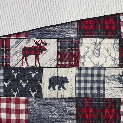 Vista 2 de Donna Sharp Manta decorativa de madera con patrón de retazos Lodge Decorative, Patchwork