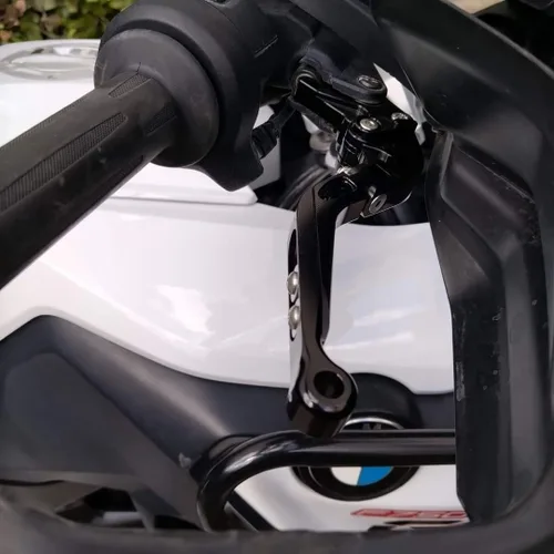 Vista 7 de Palanca de freno plegable retráctil Palanca de embrague para Yamaha Fazer FZ-1 FZ-8 FZ-6 FZ-6R FZS600, aleación de aluminio CNC fabricada (negro)