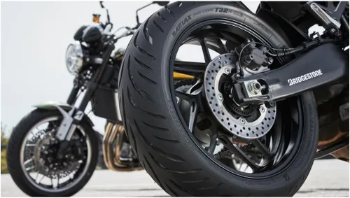 Vista 4 de Bridgestone Battlax Sport Touring T32 - Neumático de motocicleta (T32, 110/70ZR17 (12670))